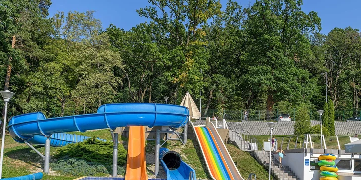 Koupaliště Lőver (cca 650 m) otevřené během letní sezóny