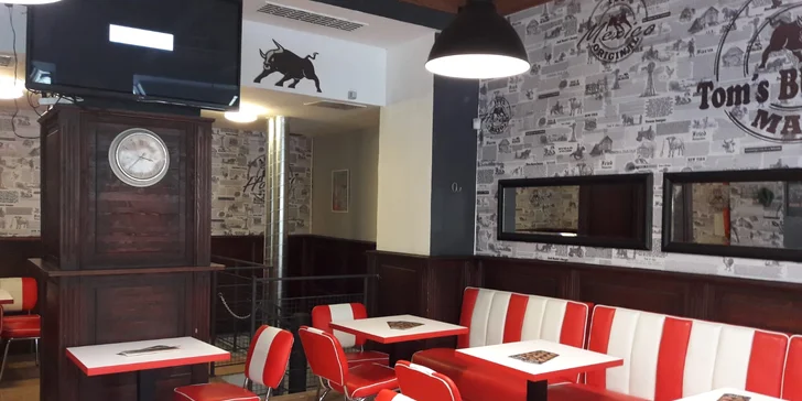 Obsluha vám přinese i půllitr piva Punk 13° nebo si můžete dát točenou limonádu.