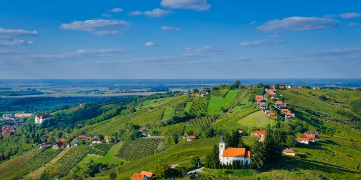 Objevte okolí po svých či na kole. V hotelu vám je zapůjčí za příplatek.