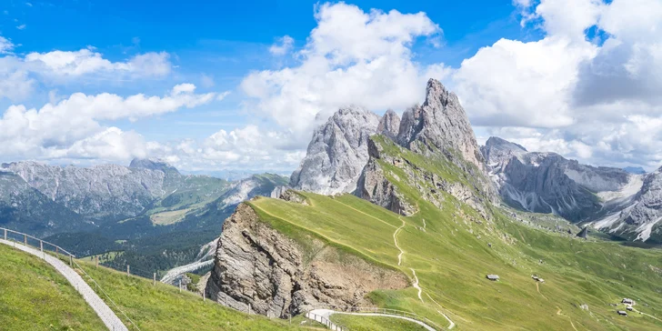 Na vrchol hory Seceda vás vyveze lanovka. 