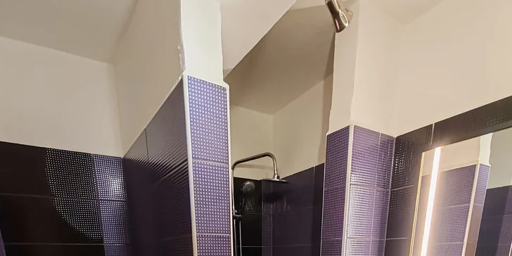 Součástí pokojů je vlastní koupelna.