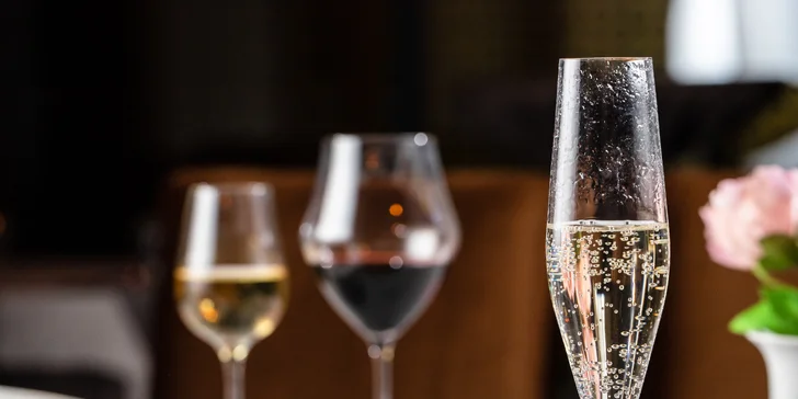 V cene vouchera je aj nápoj - welcome drink a víno podľa výberu