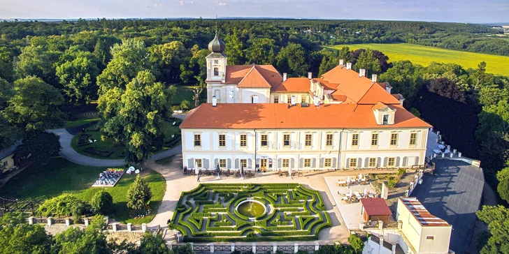 Zámocký pobyt: park s unikátnym labyrinton, polpenzia, bazén a sauna aj biotop