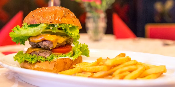 BEEF burger či double BEEF XXL burger s hranolčekmi