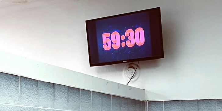 Kromě logických úloh a hádanek budete bojovat i s časem – na únik máte pouze 1 hodinu! 