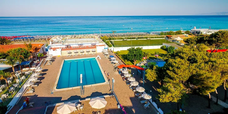 Letecky do Kalábrie: 7 nocí ve 4* hotelu Santa Caterina Village Resort & Spa s plnou penzí plus