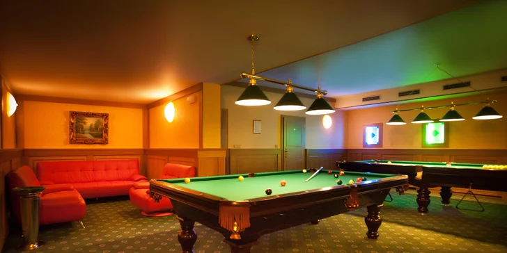 V hotelu si můžete zahrát kulečník a také si přiobjednat masáže. 