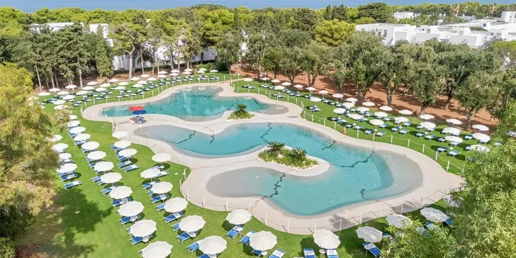  Čeká vás pohodlné ubytování, stravování formou all inclusive i nekonečný relax u bazénu.