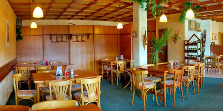 Restaurace má neformální a příjemnou atmosféru.