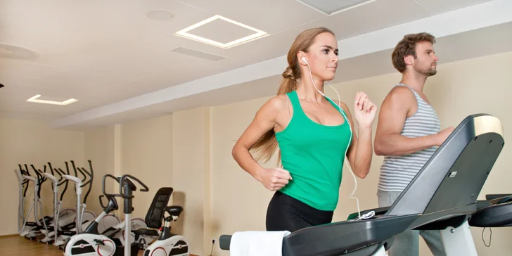 Spálit pár kalorií můžete v hotelovém fitness centru.