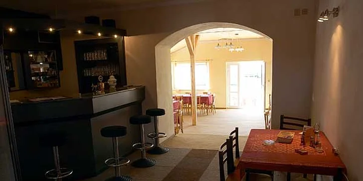 Snídaně i večeře si vychutnáte v restauraci, která je součástí penzionu.