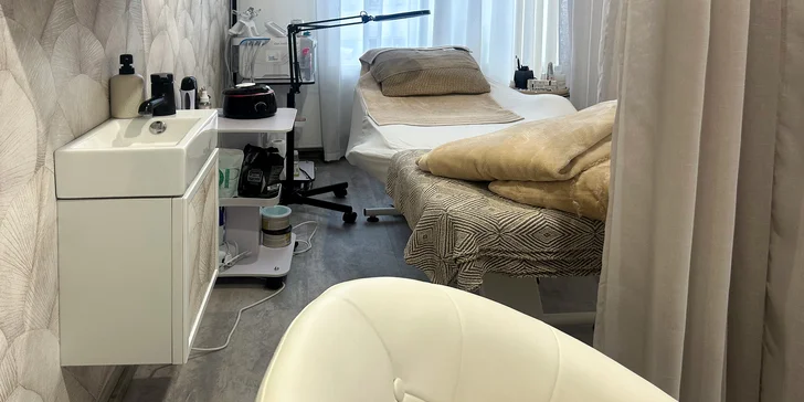 Rezervujte si 1, 5 nebo 10 ošetření ve studiu Nail Atelier v Říčanech.