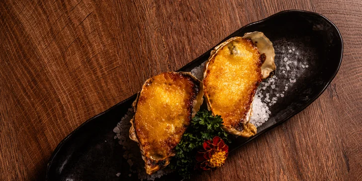 Oyster motoyaki (ústřice pečené v miso pastě a japonské majonéze)