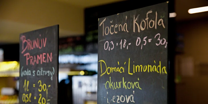 Nabídka bistra je pestrá, Gábi se líbí, že je tu dostatek míst, kde si můžou posedět rodiče.