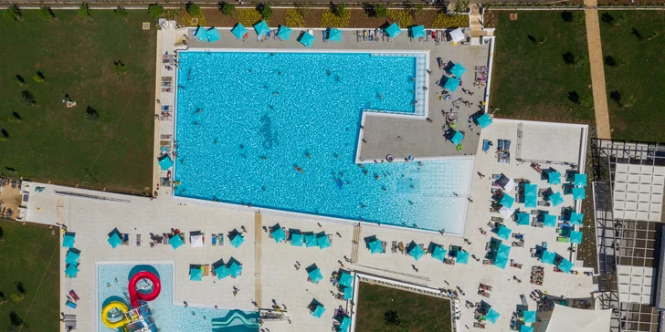 Neomezeně můžete využívat celý bazénový komplex.
