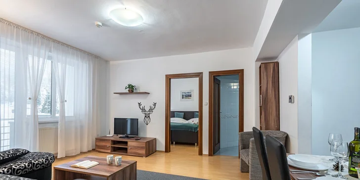 Apartmány se nachází v přízemí a mají i balkon.  