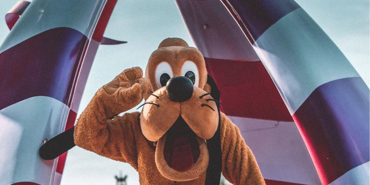 Jeden den můžete strávit v Disneylandu. Obří zábavní park nadchne malé i velké. 
