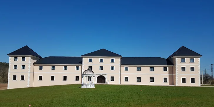 Případně si můžete dopřát 25 min. párové olejové masáže nebo 20 min. v masážních křeslech.