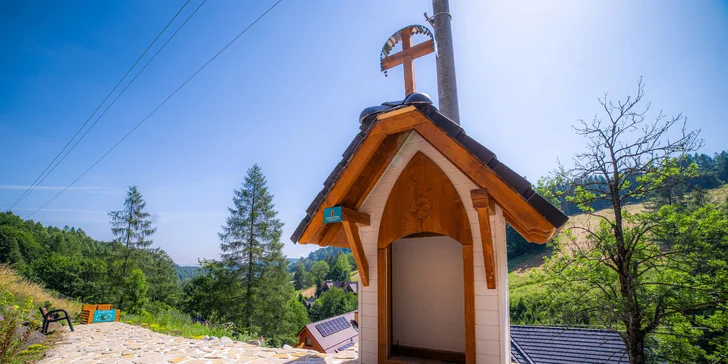 Hned vedle penzionu najdete Cypriánovu zahradu, kde si příjemně odpočinete mezi zelení.
