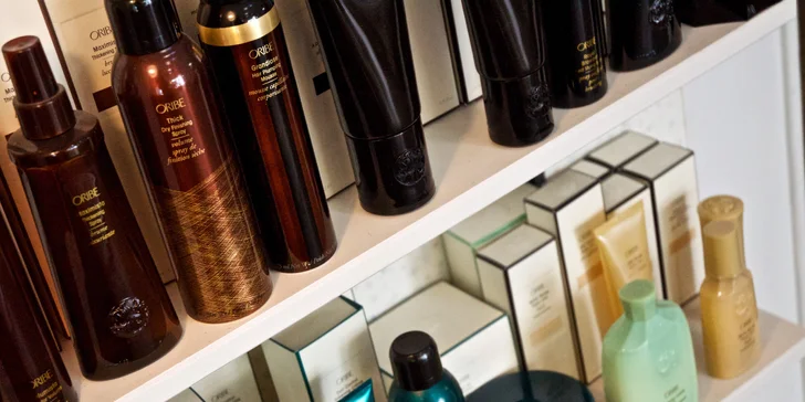 Dopřejte vlasům patřičnou péči: střih i regenerační přeliv v Beauty Baru