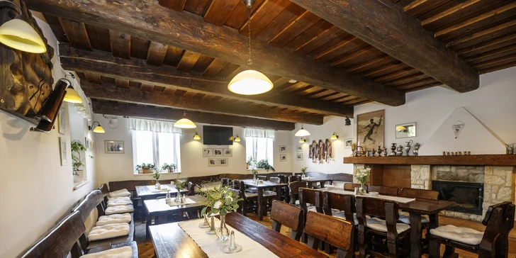 Polopenze se podává v restauraci přímo v penzionu.