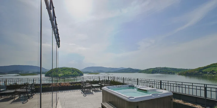 Luxusní pobyt v 5* hotelu u jezera: skvělé jídlo a wellness s výhledem pro 2