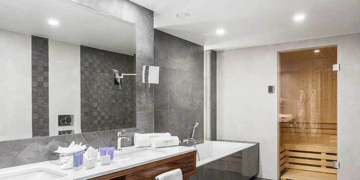 Luxusní pobyt v 5* hotelu u jezera: skvělé jídlo a wellness s výhledem