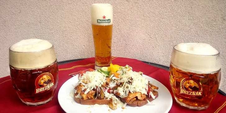 Pivní trojboj: 2 druhy Březňáka, Heineken a masová topinka k tomu