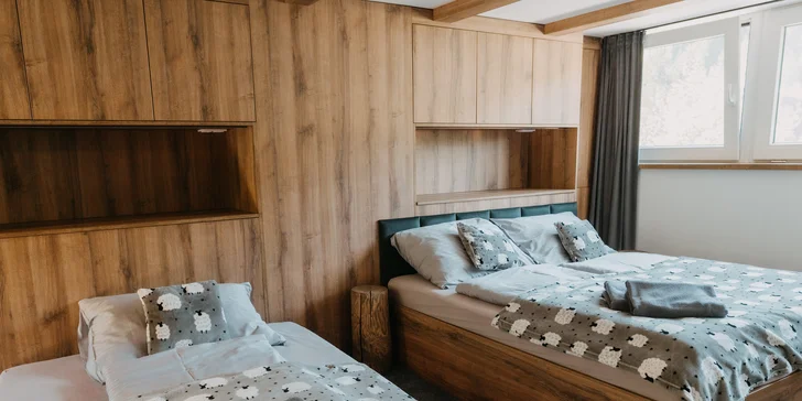 Na výber máte mezonetový apartmán Lysá hora, apartmán Smrk, apartmán Kmínek a apartmán Slavíč s vlastnou saunou.