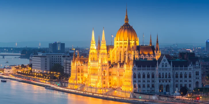 Předvánoční Budapešť: 3 noci se snídaní, adventní trhy i návštěva lázní