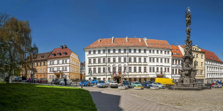 2 noci v elegantním 4* hotelu: velký pokoj, polopenze, termální bazén a sauna