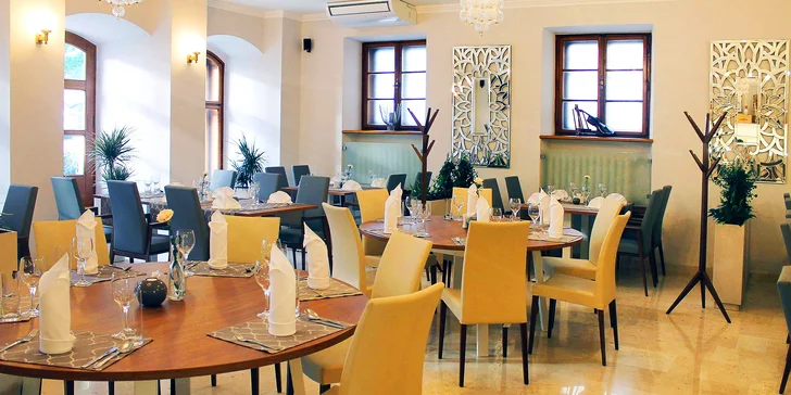 2 noci v elegantním 4* hotelu: velký pokoj, polopenze, termální bazén a sauna