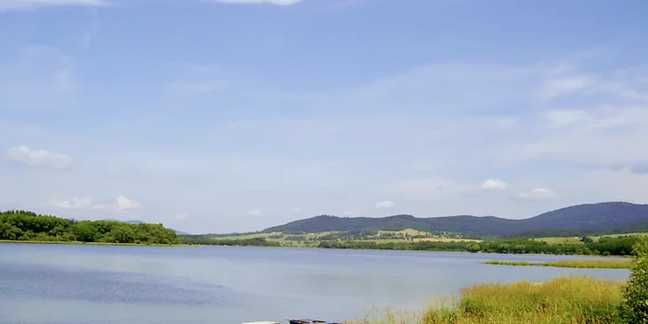 Na Lipno s partou či rodinou: jaro i podzim ve vybavených apartmánech pro 4–5 os.