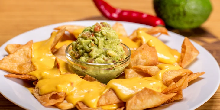 Burgerové menu od Toma s hranolky, nachos a pivem pro 1 nebo 2 osoby