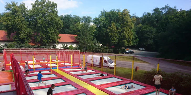Celodenní vstupné do největšího outdoorového trampolínového centra v ČR