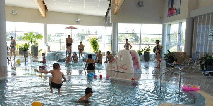 Vodní radovánky v Aquaparku Kravaře: vstup pro 2 dospělé i celou rodinu