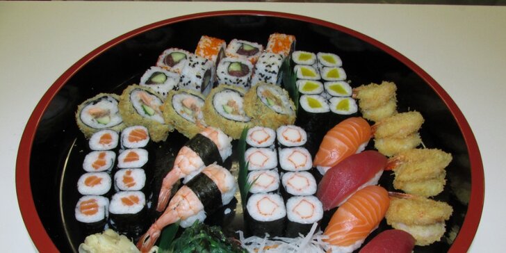 Sushi set se 47 kousky: krevety, losos, avokádo i tuňák