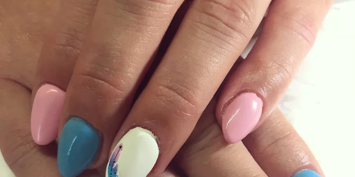 Profesionální gelová modeláž nehtů v Happy Hands Studiu