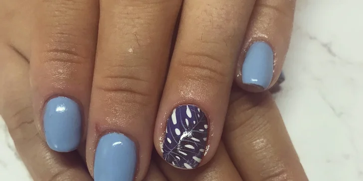Profesionální gelová modeláž nehtů v Happy Hands Studiu