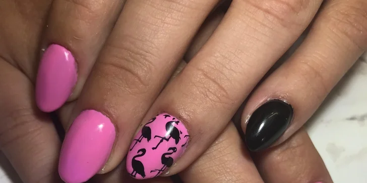 Profesionální gelová modeláž nehtů v Happy Hands Studiu