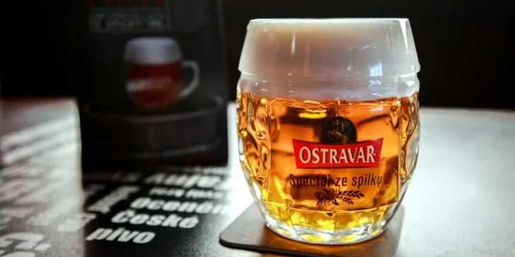 Dva osvěžující půllitry ve Zlatém Naganu: Ostravar či Radegast