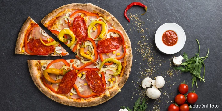Pizza ze 4 druhů s průměrem 30 cm v pohodové kavárně Kafe A