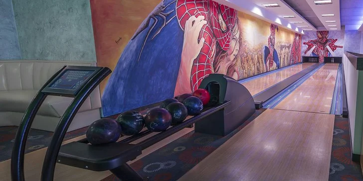 Aktivní pobyt na 3–6 dní v Krkonoších: polopenze, mini spa a bowling pro dva