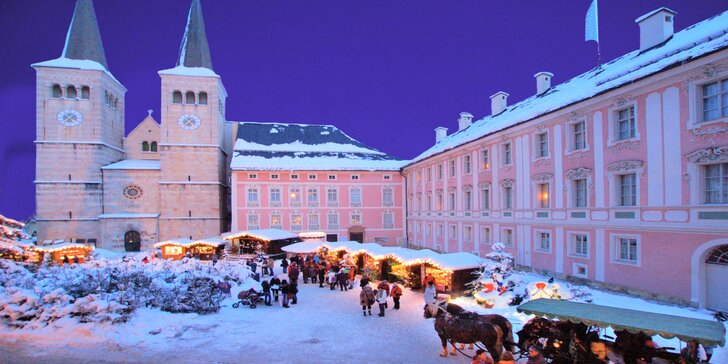 Kouzlo vánočních trhů v oblasti Berchtesgadenska se solnými doly a termály