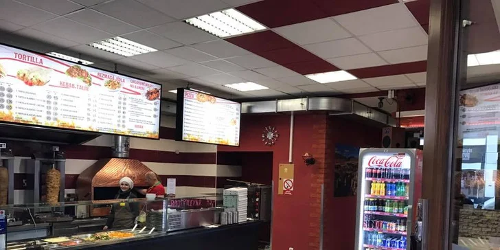Zažeňte hlad: velký kebab v chlebu nebo v tortille i s pitím v centru Brna
