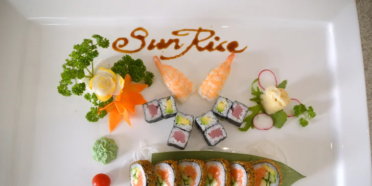 Sushi sety s 16 až 32 ks: rolky s lososem, tuňákem, krevetami i avokádem