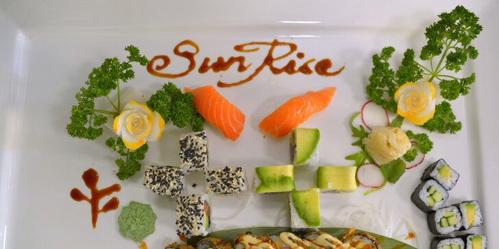 Sushi sety s 16 až 32 ks: rolky s lososem, tuňákem, krevetami i avokádem