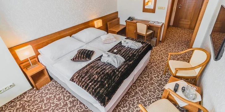 4* wellness pobyt v Tatrách: snídaně či polopenze, bazény i jacuzzi bar pro 2