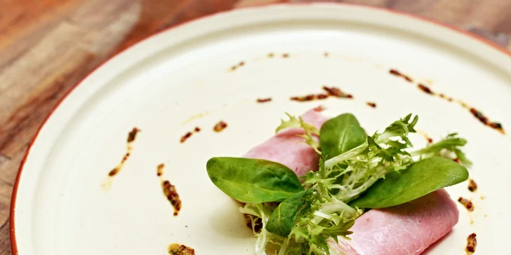 Degustační menu na Vinohradech: šunka, kachna a trhanec, možno i s vínem