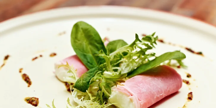 Degustační menu na Vinohradech: šunka, kachna a trhanec, možno i s vínem